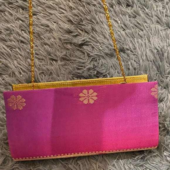 Paithani style handbag/clutch with gold and pink details from India - Picture 9 of 11